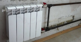 Установка биметаллических радиаторов отопления в квартире в Топках - от 2093 руб.